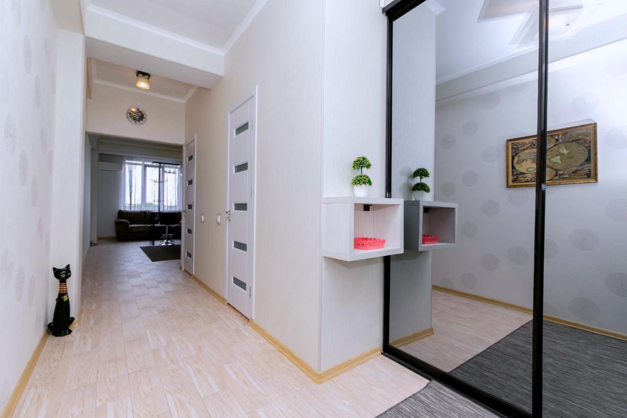 Apartament De Lux Cu 2 Camere Si Living Κισινάου Εξωτερικό φωτογραφία